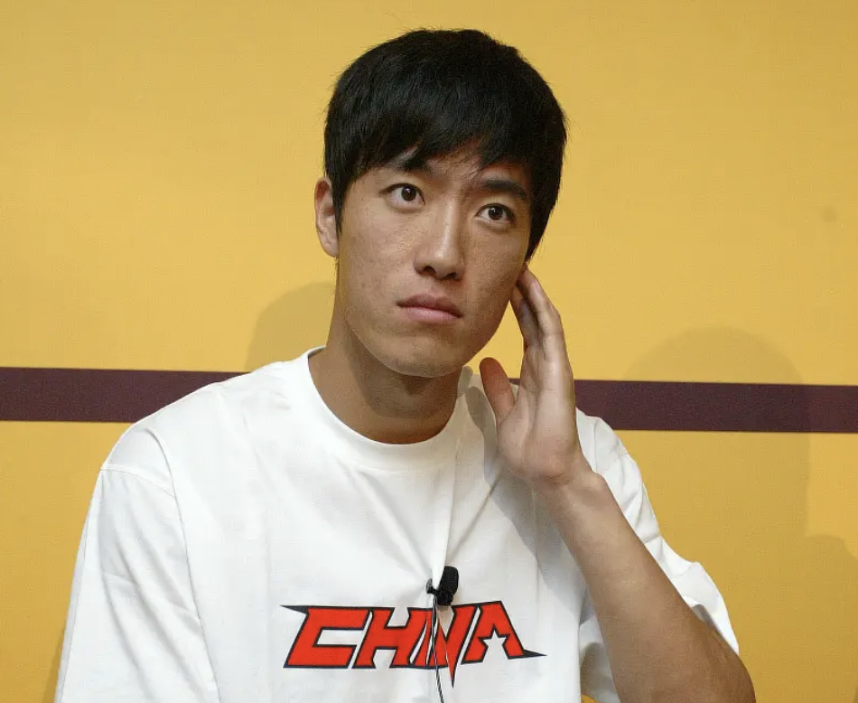 金年会体育超6成网友支持刘翔选择买断！媒体人：他不想解除编制也不想上班